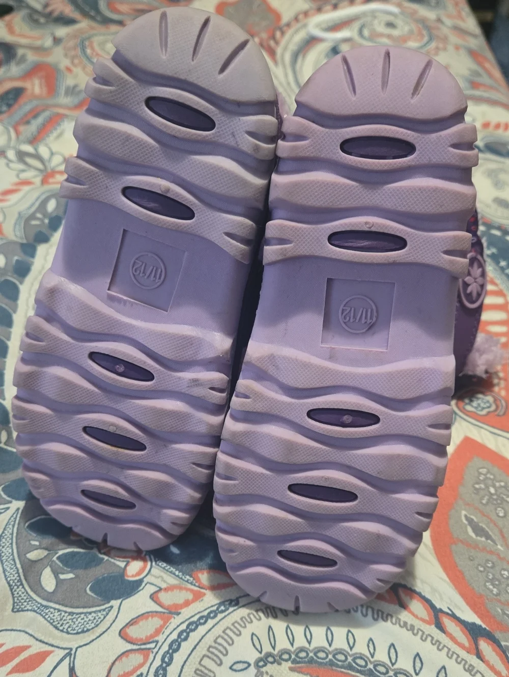Size 11/12 Toddler Girls Cat& Jack Purple Thermolite 2 Strap Velcro  Snow Boots.